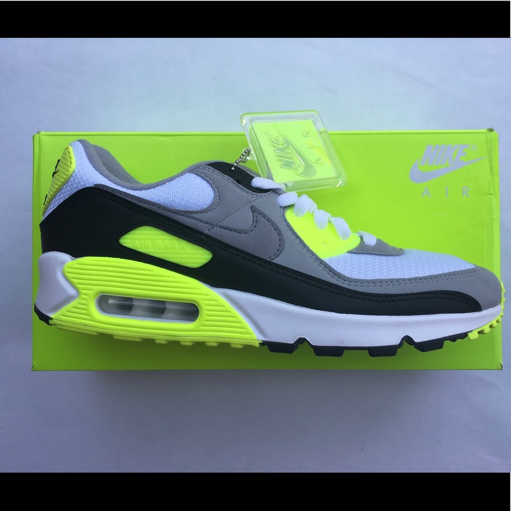 Nike Air Max 90 Volt men’s shoes sizes 9.5 & 10.5